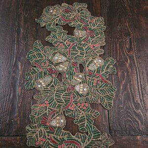 RARE KIM SEYBERT HOLLY RED BERRIES CHRISTMAS BEADED TABLE RUNNER CENTERPIECE